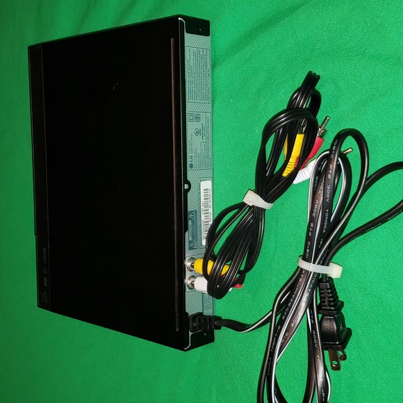 LG DVD Player Model DP 132 with AV Cable - Picture 4 of 5